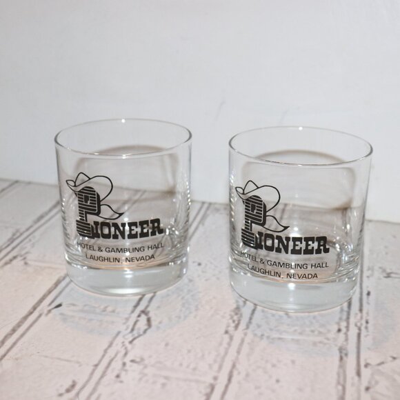 🎰 Pioneer Casino Hotel Glasses · Set of 2 · Laughlin, NV - Picture 3 of 4